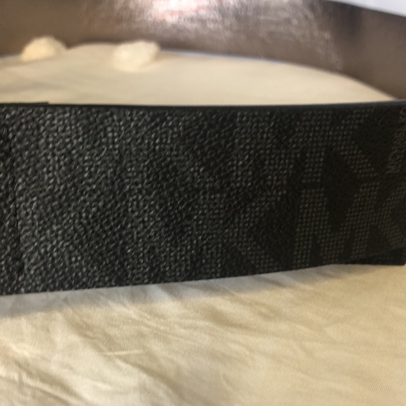 MICHAEL KORS black and gray signature women’s belt. Size M. Silver MK buckle. - Picture 3 of 13